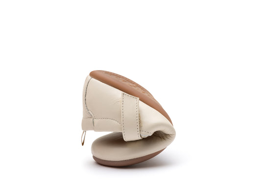 Roundy - Antique White / Champagne