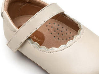 Roundy - Antique White / Champagne