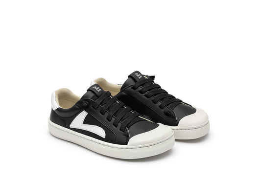 Ground - Black / White